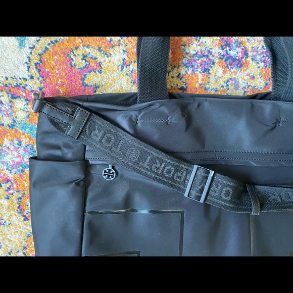 Tory Sport Nylon Graphic T Holdall Tote - Picture 2 of 11